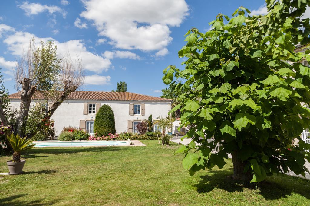 Bed and Breakfast Le Soleil Et Les Etoiles Saint-Sauveur-d'Aunis Екстер'єр фото
