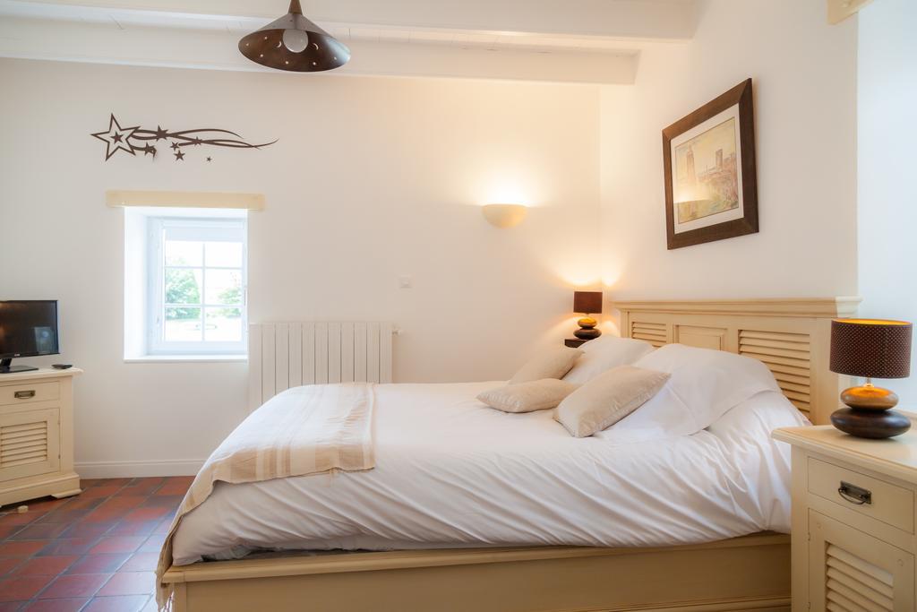 Bed and Breakfast Le Soleil Et Les Etoiles Saint-Sauveur-d'Aunis Екстер'єр фото